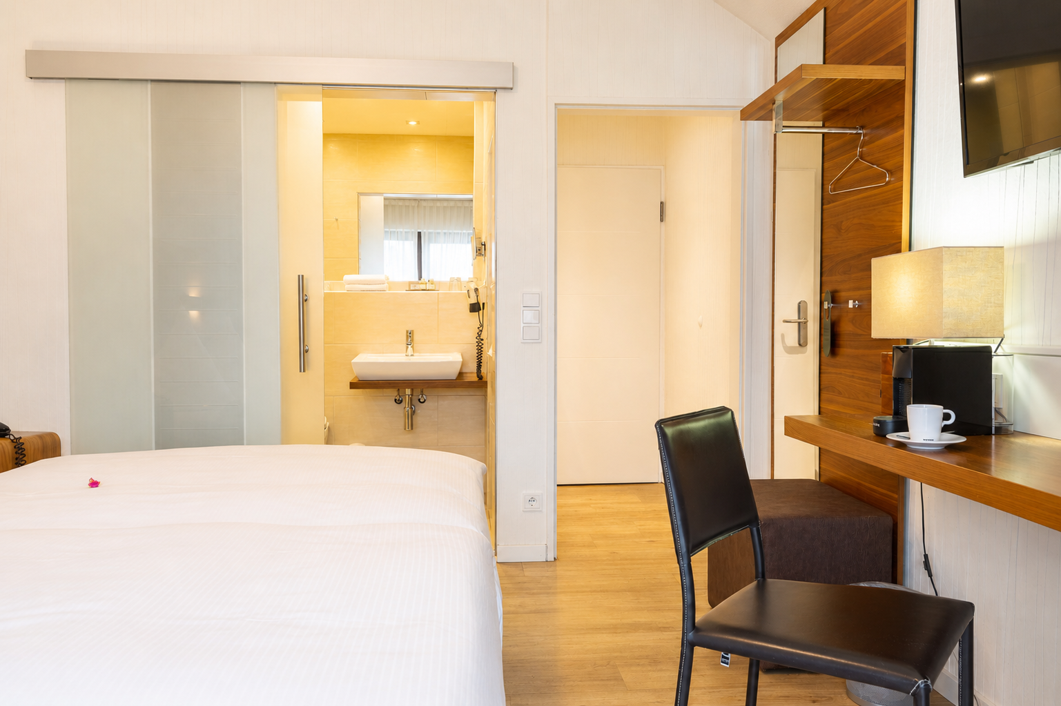 Main building room with en-suite bathroom and desk